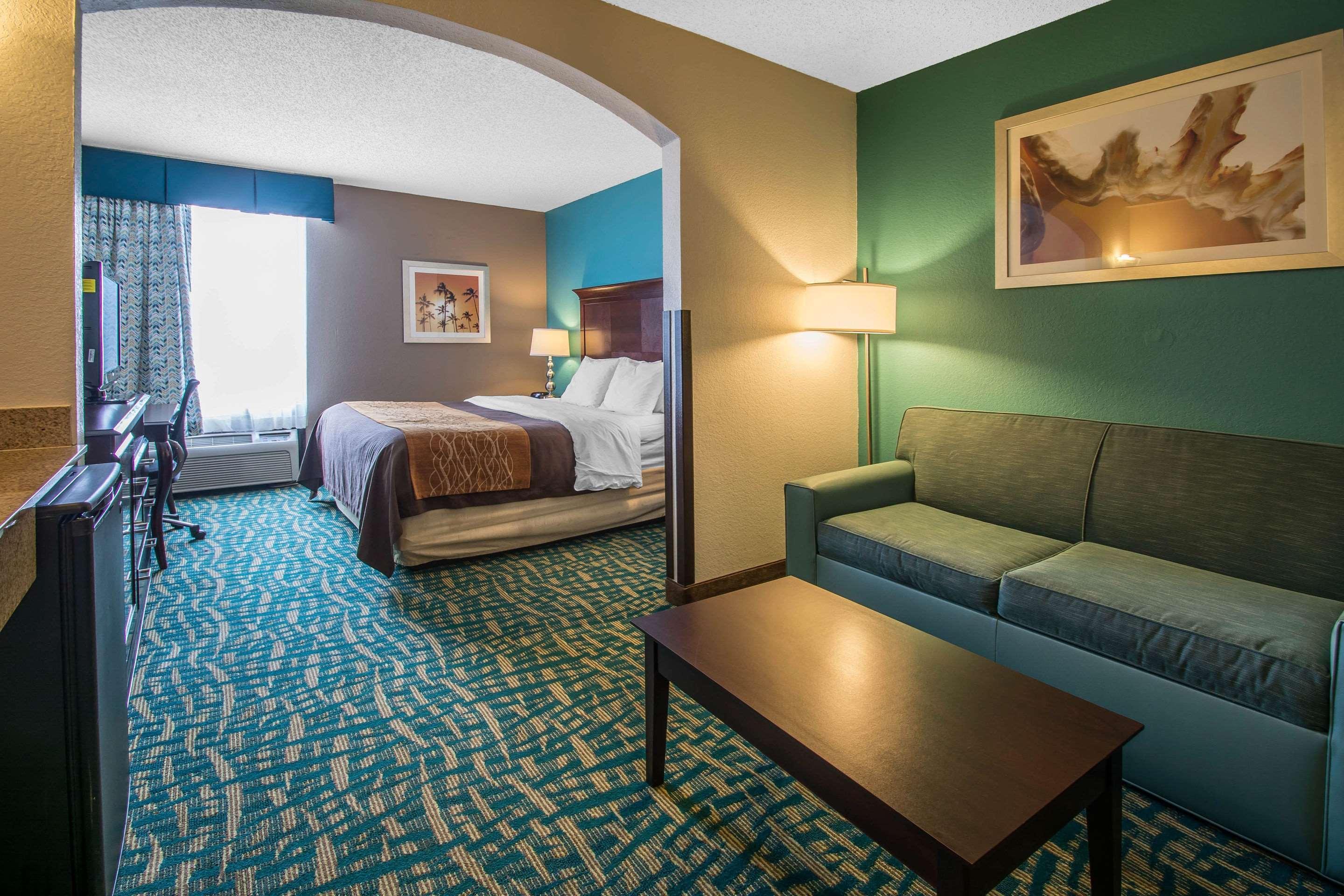 Comfort Inn & Suites Fort Lauderdale West Turnpike Lauderdale Lakes Exterior photo